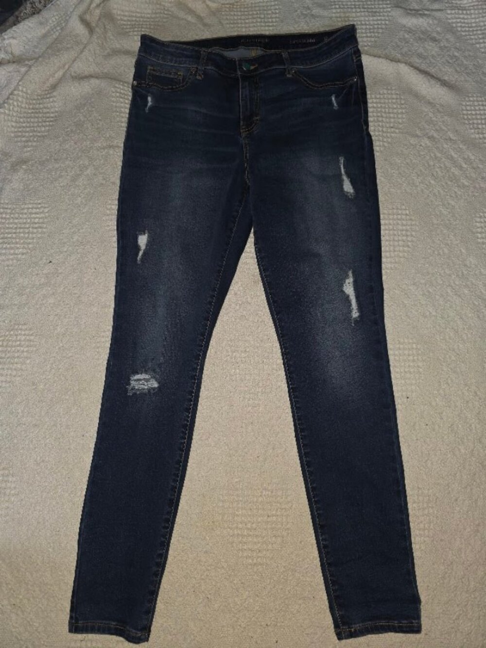 Jennifer Lopez Distressed Skinny Jeans – Size 12 – Dark Wash